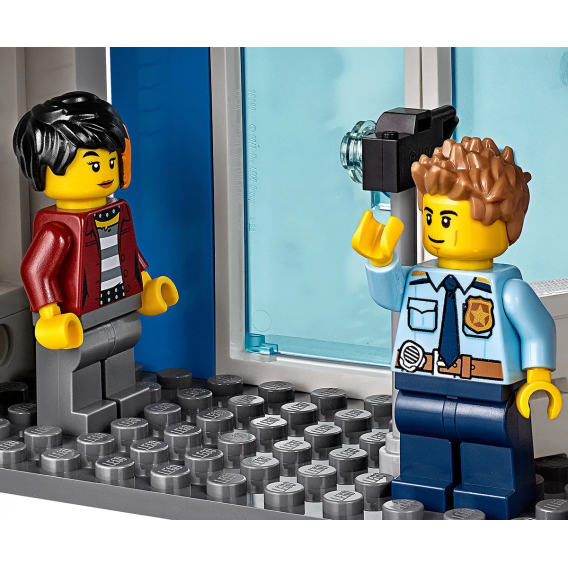 Конструктор - Полицейски участък,  743 части Lego 109888 9