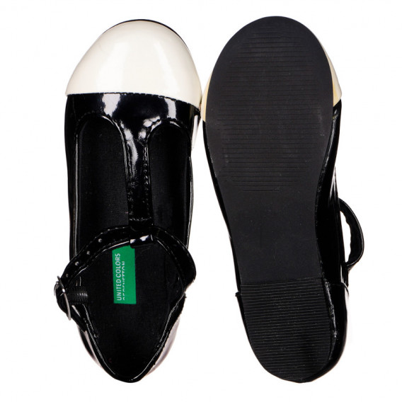 Лачени обувки за момиче, черни Benetton 124299 3