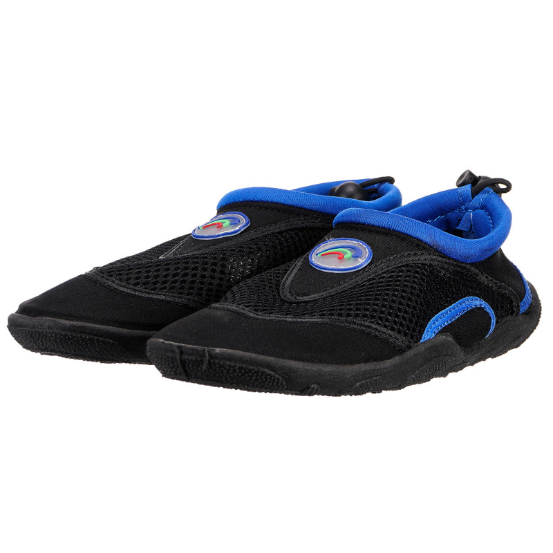 Аква обувки за момче, черни със сини орнаменти  132037