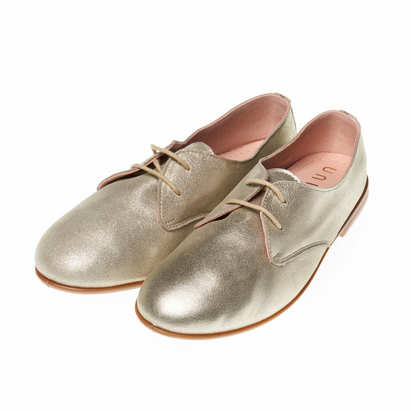 Обувки за момиче от мека естествена кожа с платинен отенък и връзки  17753