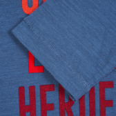 Памучна блуза с надпис Derby of the local heroes за бебе, синя Benetton 221253 3