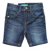 Дънков къс панталон с износен ефект за бебе, син Benetton 221477 