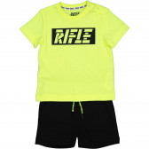 Памучен комплект тениска с къси панталони за бебе в зелено и черно Rifle 230993 