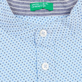 Памучна риза с къс ръкав и джобче с кърпичка с фигурален принт, светло синя Benetton 232850 3