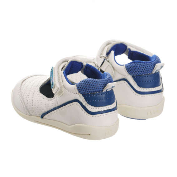 Кожени обувки със сини акценти, бели Chicco 246822 2