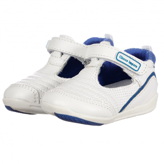 Кожени обувки със сини акценти за бебе, бели Chicco 257605 
