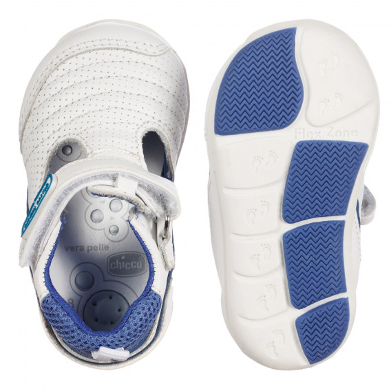 Кожени обувки със сини акценти за бебе, бели Chicco 257606 3