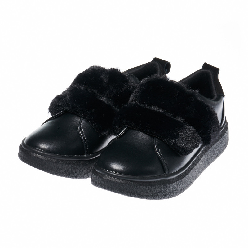 Спортни обувки за момиче в черен цвят с черен пух  25918