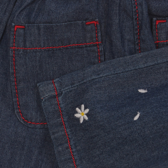 Памучен дънков панталон с апликация на цветя за бебе, син Benetton 260770 3