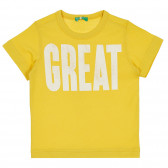 Памучна тениска с надпис Great за бебе, жълта Benetton 268272 