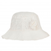 Дантелена шапка с цвете, бяла Cool club 277053 