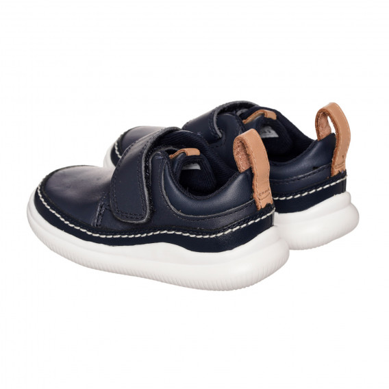Обувки от естествена кожа с декоративни шевове за бебе, тъмносини Clarks 334192 2