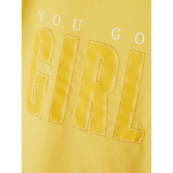 Тениска от органичен памук You go girl, жълта Name it 336465 3