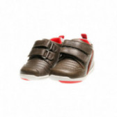 Кожени обувки за бебе момче със червен акцент Chicco 39911 
