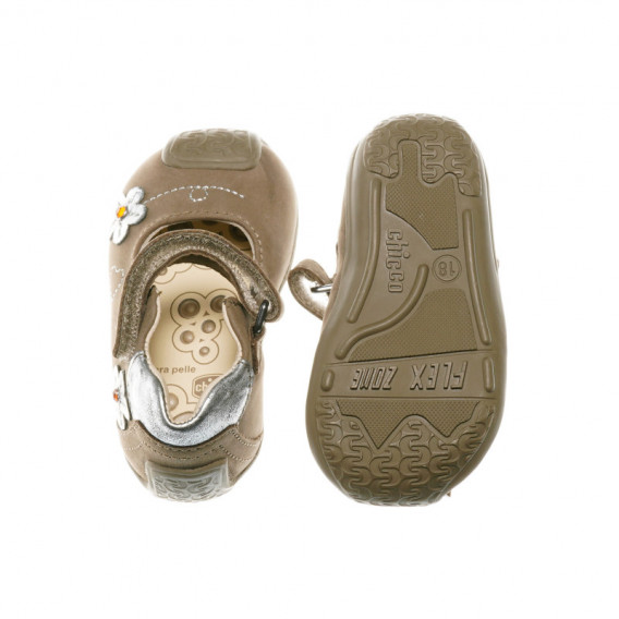 Кожени обувки за бебе момиче със сребристи цветя Chicco 39931 3