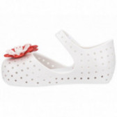 Обувка за момиче с червени цветенца MINI MELISSA 46767 2