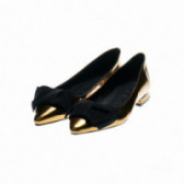 Елегантни златни обувки за момиче с черни детайли Helia 48765 