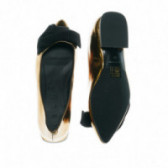 Елегантни златни обувки за момиче с черни детайли Helia 48767 3