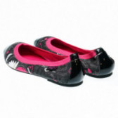 Черни обувки за момиче с принт и розови детайли DESIGUAL 48828 2